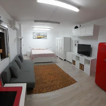 Estudio Frente A Estacion Maria Zambrano Malaga Zewnętrze zdjęcie