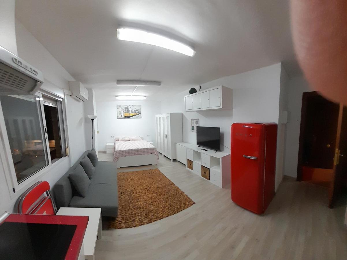 Estudio Frente A Estacion Maria Zambrano Malaga Zewnętrze zdjęcie